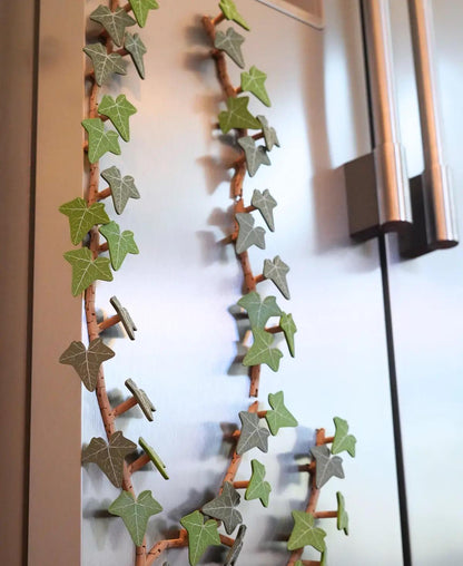 English Ivy Fridge Magnet - Articulating Plant Decor - Flexible Stem Magnetivy with Hinges - Kitchen Decor & Gift - Artificial Home Plant